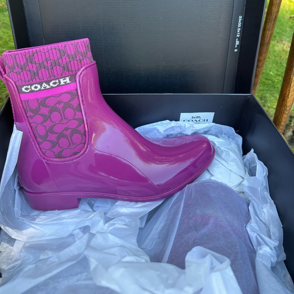 NEW in Box Coach rain boots, size 8, fuchsia